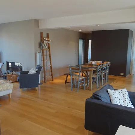 Apartman Bright Attic With Sea Breeze, Cleaning Included