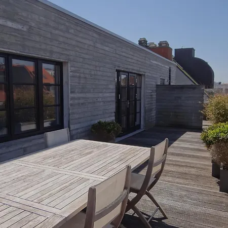 Bright Attic With Sea Breeze, Cleaning Included Apartman Nieuwpoort