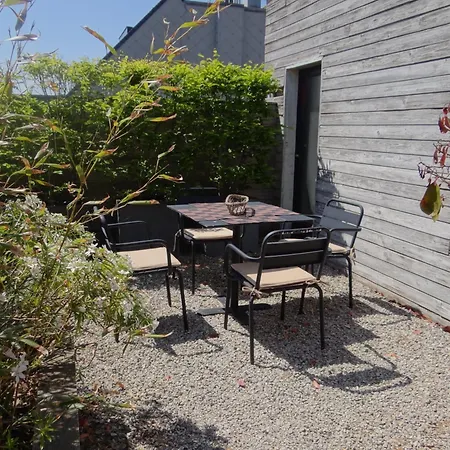 Apartman Bright Attic With Sea Breeze, Cleaning Included